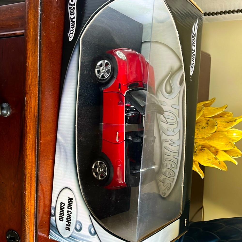 1:18 size Hot Wheel Mini Cooper Cabrio NIB